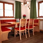 Apartment Komfort Windberger, 5m To Slope, 200m To Cable Car, Dachsteincard Inklusive Schladming