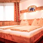 Apartment Komfort Windberger, 5m To Slope, 200m To Cable Car, Dachsteincard Inklusive *